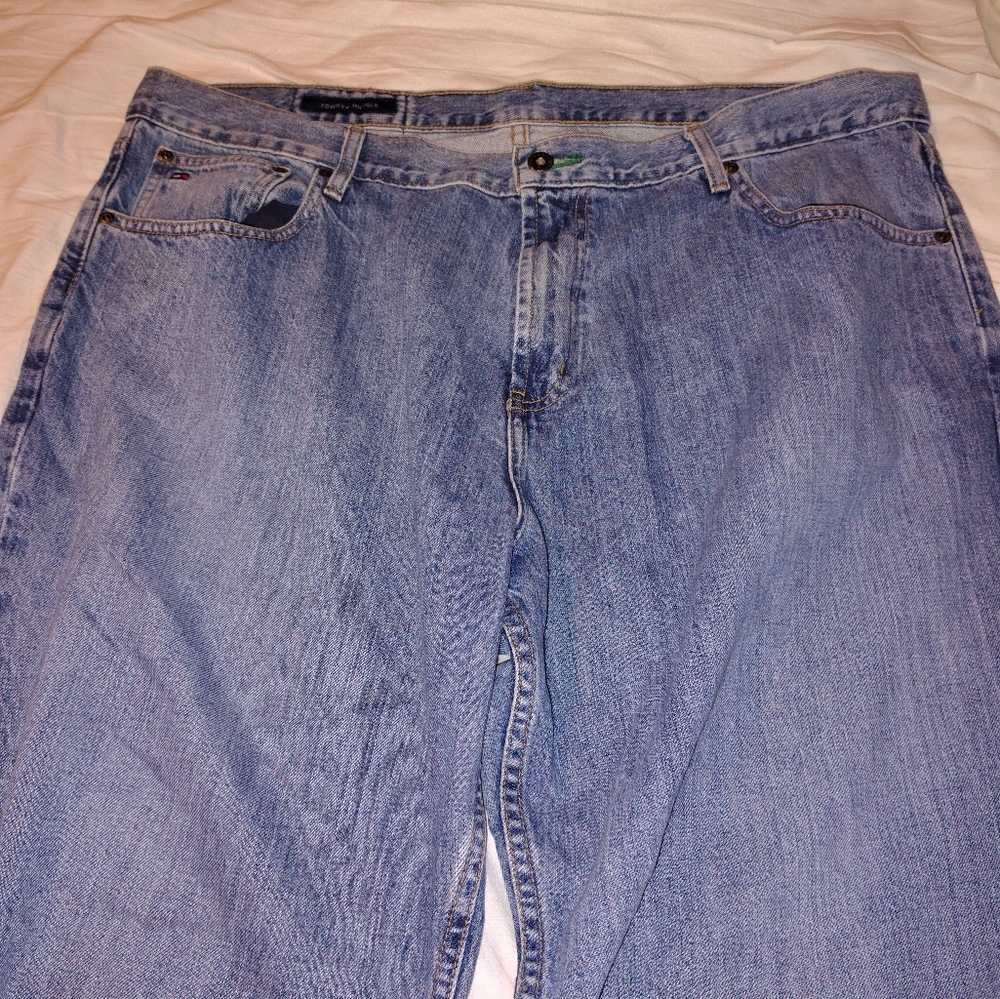 Tommy Hilfiger Classic Denim Blue Jeans. Relaxed And Comfortable, Sz 40/32